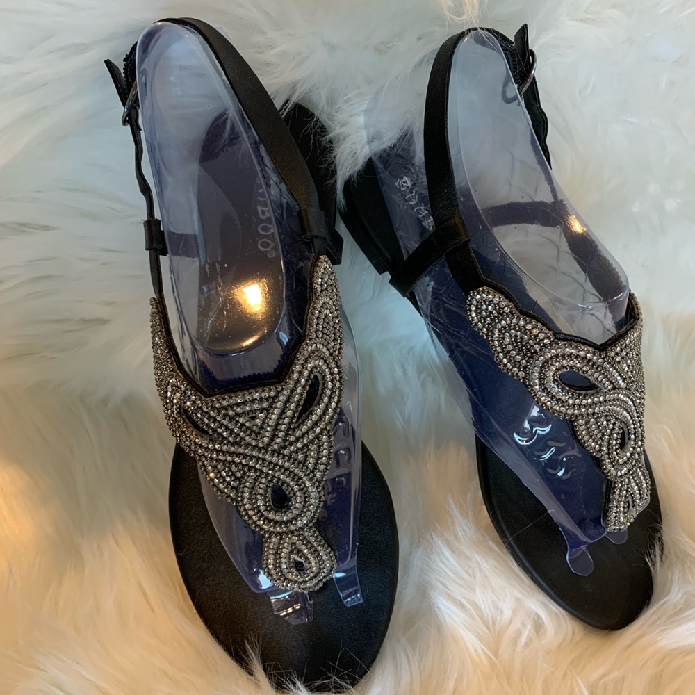 Sandals with bling